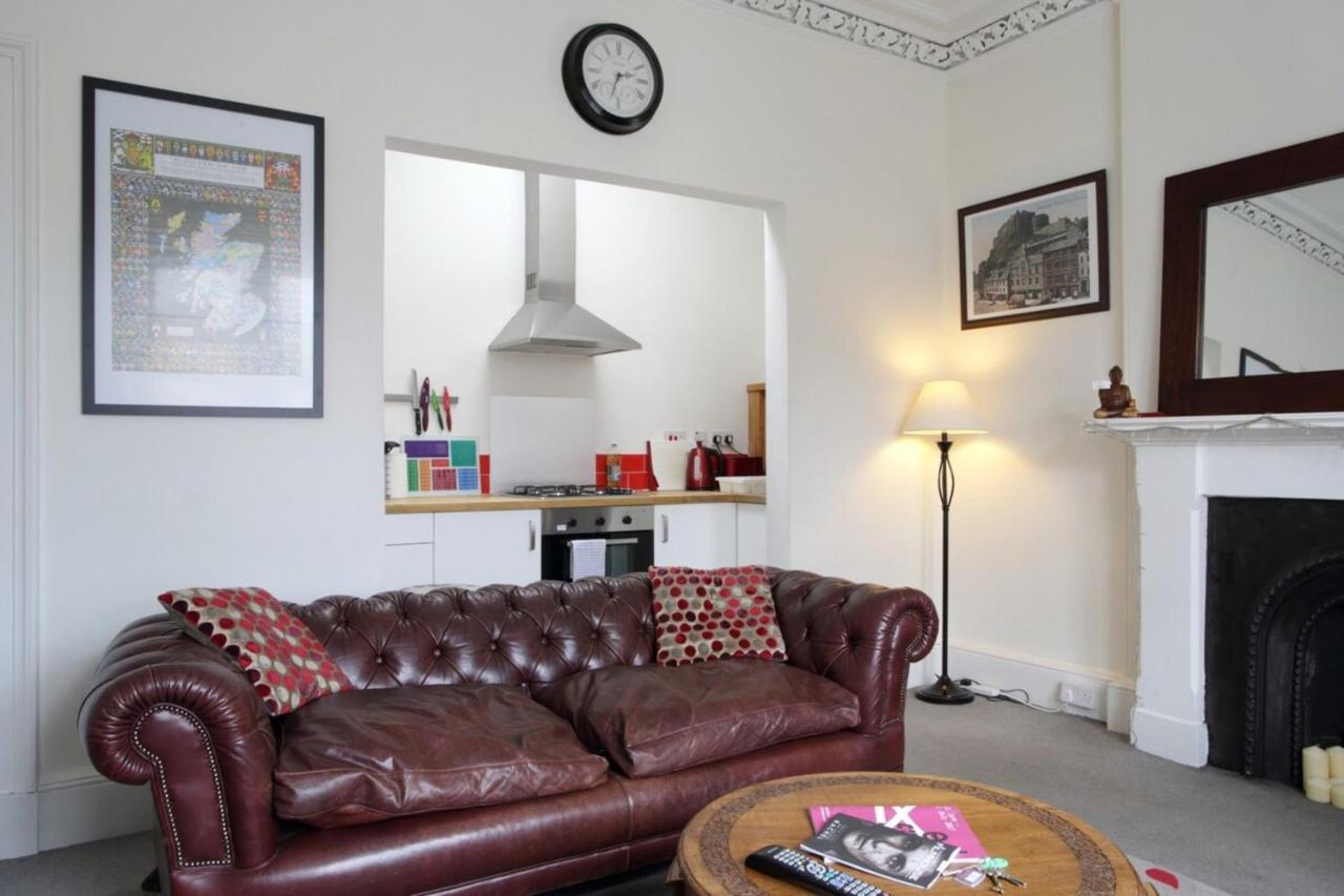 Modern And Colourful Flat By The Castle Lejlighed Edinburgh Eksteriør billede