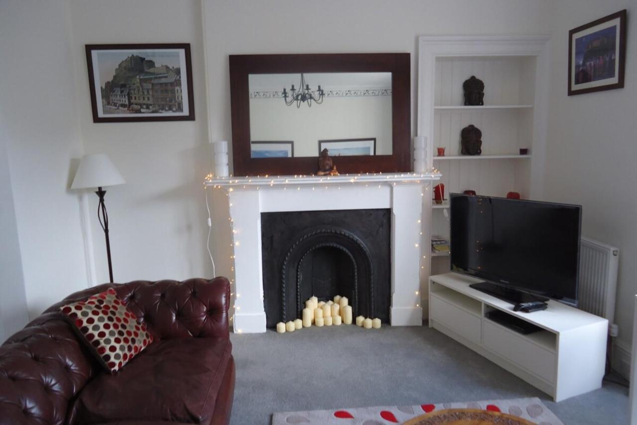 Modern And Colourful Flat By The Castle Lejlighed Edinburgh Eksteriør billede